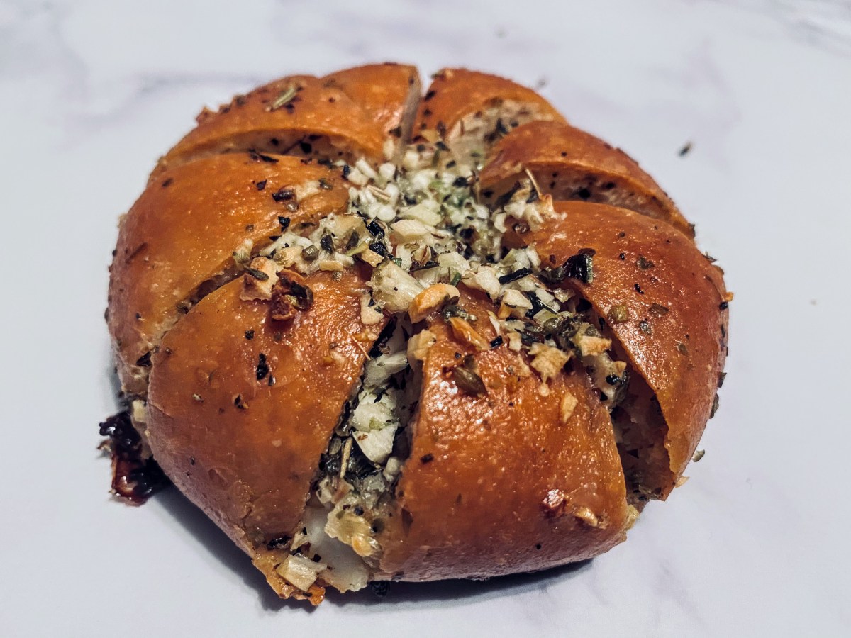 Week 78: 육쪽마늘빵 Cream Cheese Garlic&nbsp;Bread